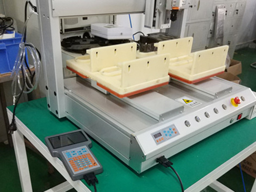 全自動螺絲機(jī)深得(de)制造業企業親睐的緣故是啥？